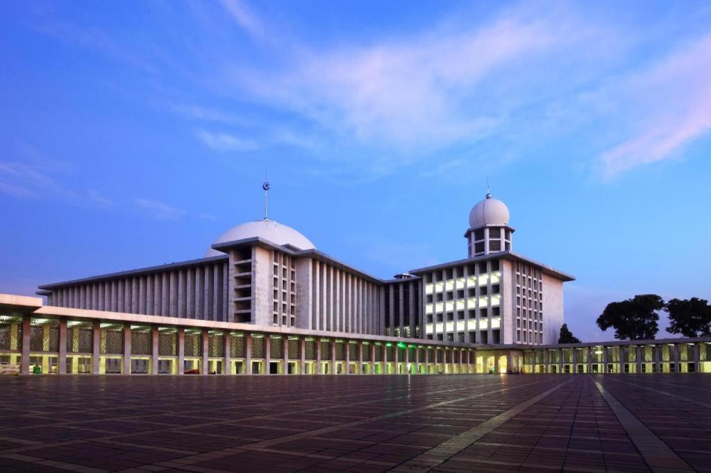 Classic Hotel Jakarta Exterior photo