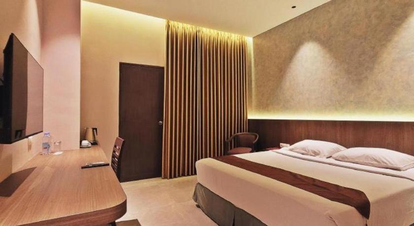 Classic Hotel Jakarta Exterior photo