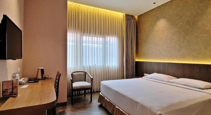 Classic Hotel Jakarta Exterior photo